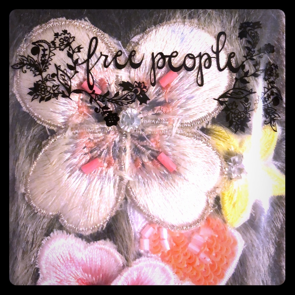 🎍NWT Free People iPhone 6/7/8 case Flowers🎍